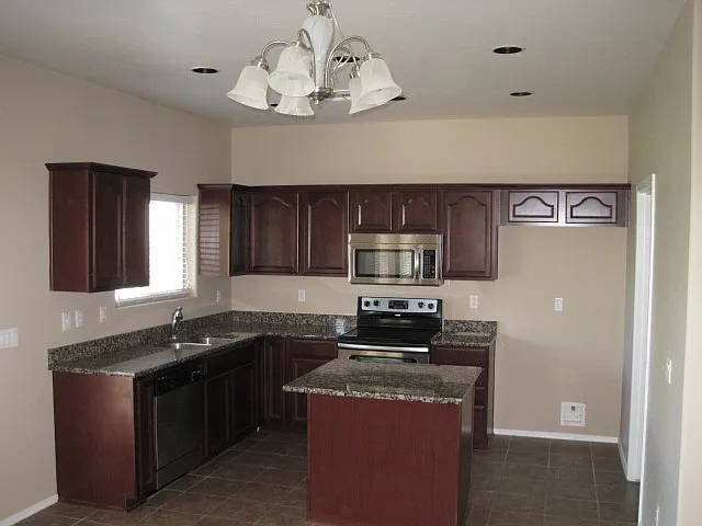 28820 N Spur Dr — Photo 3