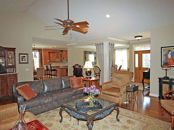 5th image of 200 Crawford Glen Ct