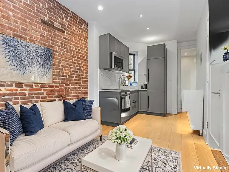 356 W 48th St #2D — Photo 1