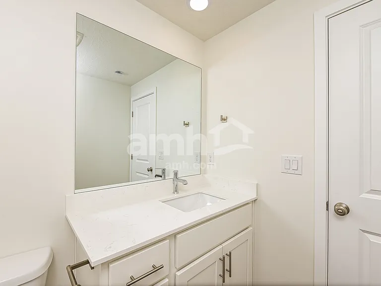 1272 W Mahogany St — Photo 13