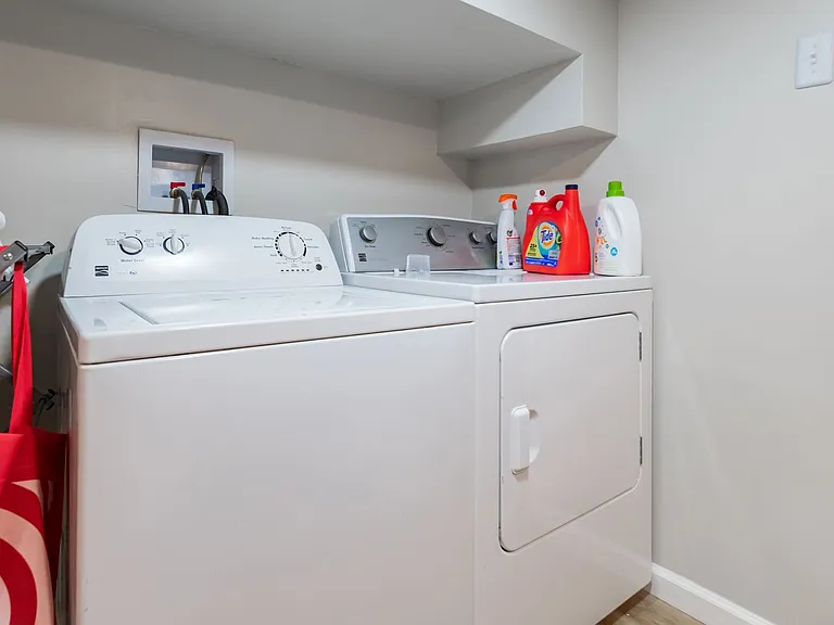 2042 E Fletcher St — Photo 15