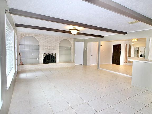 3rd image of 9422 Claridge Dr