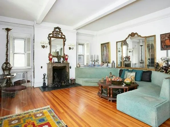 131 East 66th Street image 4 of 5