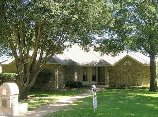2 Kyle Dr, Mansfield, TX 76063