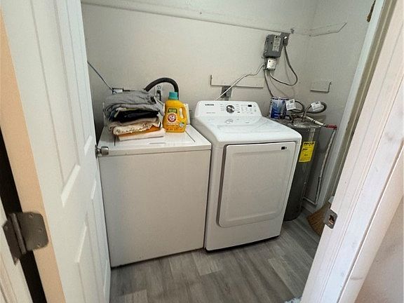 3rd image of 28 Holly Dr