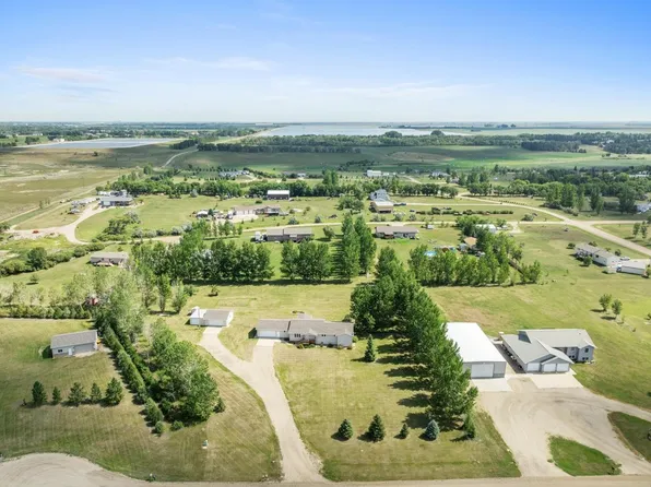 2215 58th St SE, Minot, ND 58701
