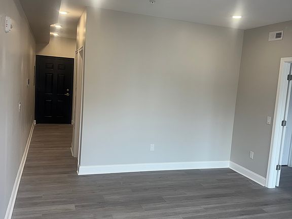 3rd image of 1822 Ridge Ave Unit 5B