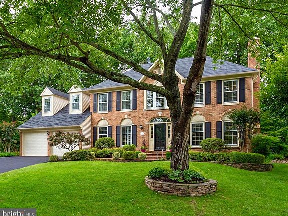 2nd image of 8348 Argent Cir