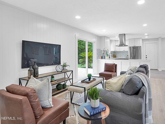 5th image of 5349 Margaret St