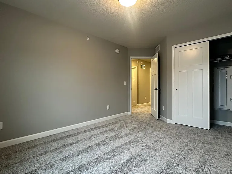 10890 Fountain Pl N — Photo 24