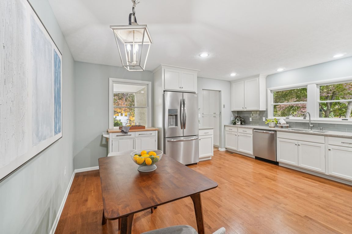 next background image