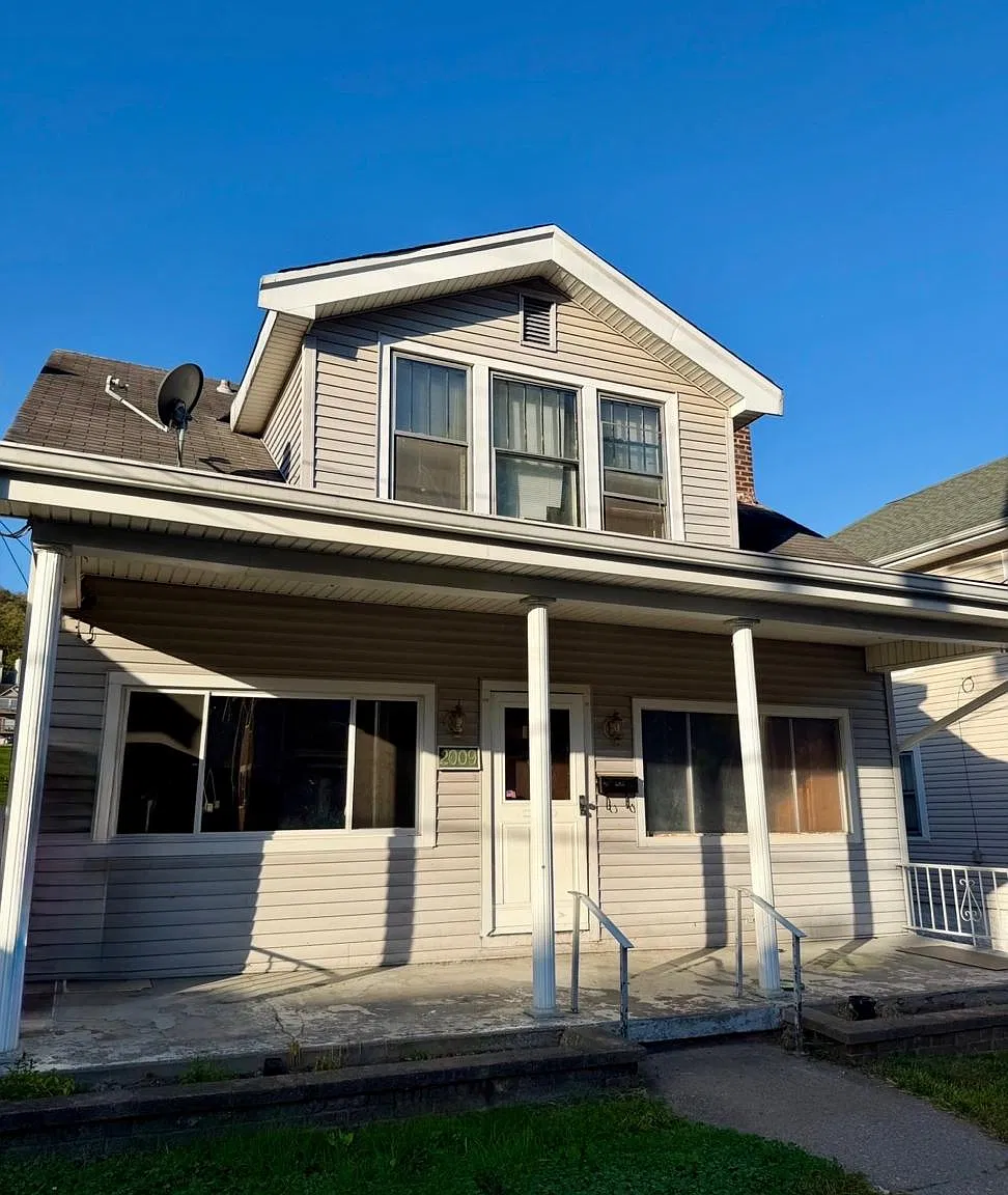 3 bed, 1073 sqft, $1,450 — Photo 2