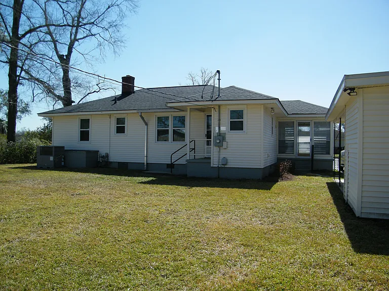 108 Coleraine Dr — Photo 20