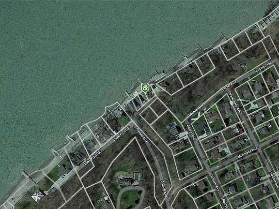 3rd image of 3769 Lake Front Dr