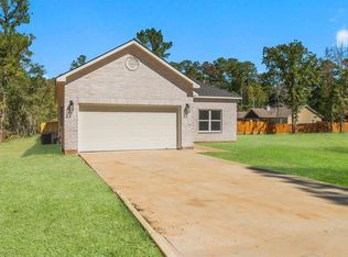 304 E Cattle Dr, Onalaska, TX 77360