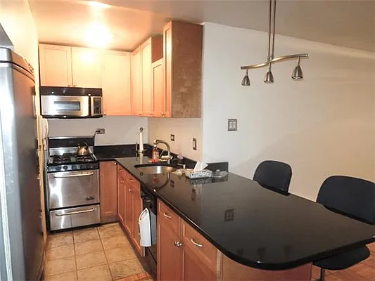 Rented by Akam Sales and Brokerage | media 5