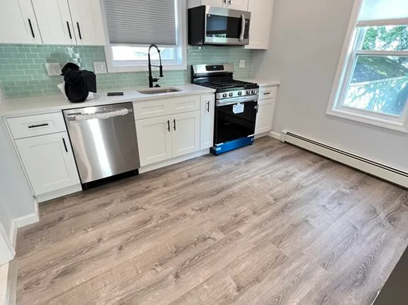 10 Brooks Ave #2, Quincy, MA 02169