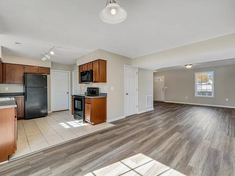 4606 Spring Willow Ln NW — Photo 5