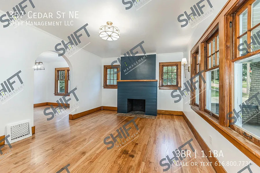 357 Cedar - Updated Single Family Home! — Photo 2