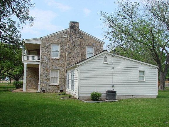 3rd image of 506 E Reuss Blvd