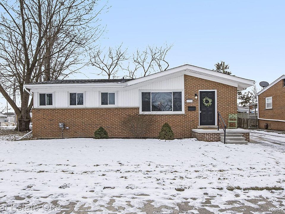 1st image of 21506 Lakebreeze St