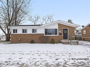 21506 Lakebreeze St, Saint Clair Shores, MI 48082