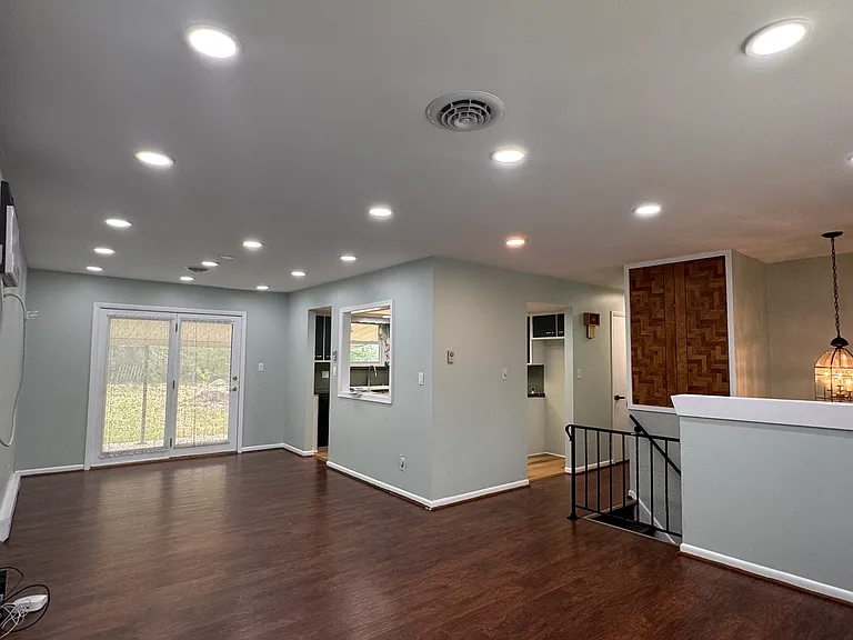 443 Bath Ave — Photo 5