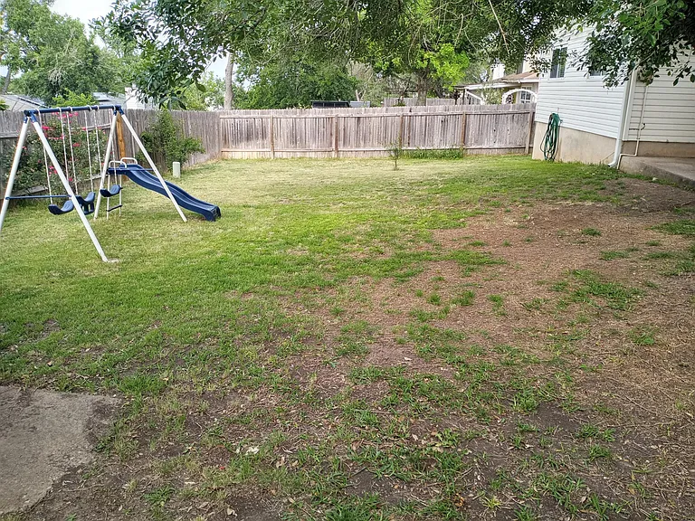 8402 Roan Ln — Photo 25
