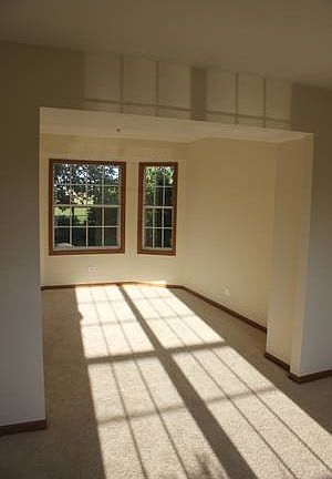 3rd image of 3253 Gresham Ln E