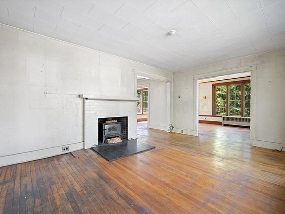 5th image of 28 William Street