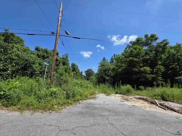 Moore St, Macon, GA 31204