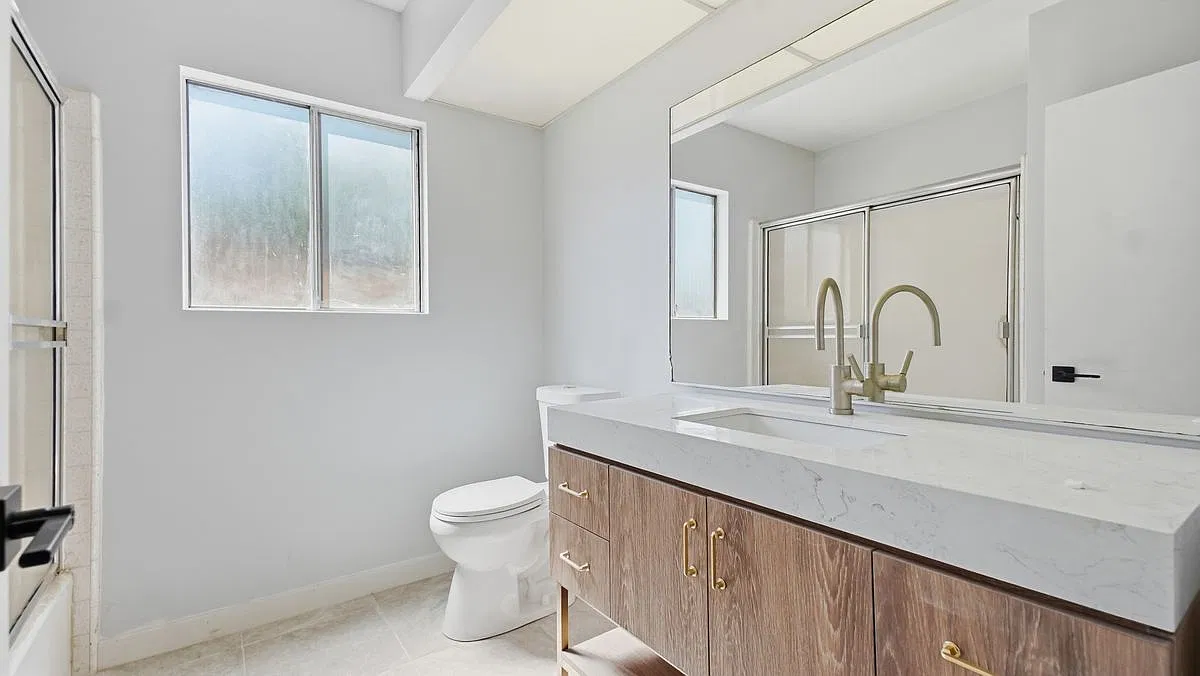 3 bed, 3.0 bath, 1744 sqft, $4,900 — Photo 4