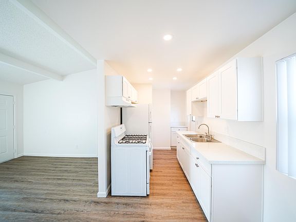 2nd image of 5233 La Jolla Mesa Dr