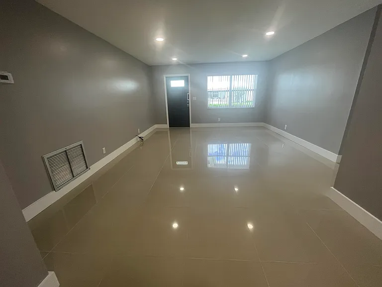 2396 SW 13th Ave — Photo 22