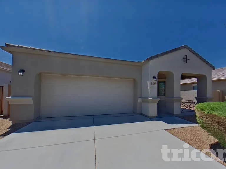 41287 W Hensley Way — Photo 1