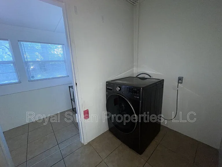 227 Palm Ave — Photo 21