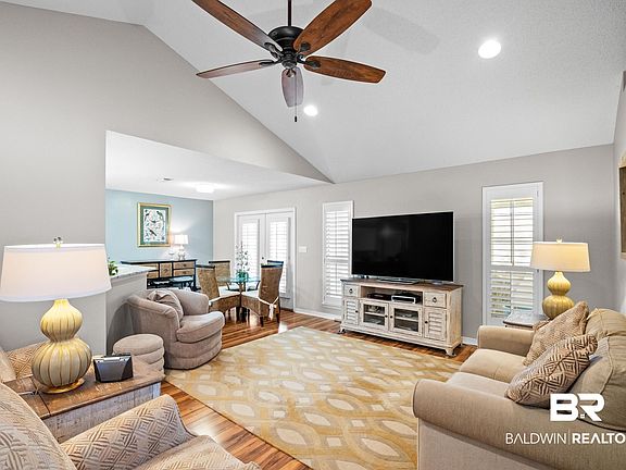 2nd image of 4613 Pine Blvd