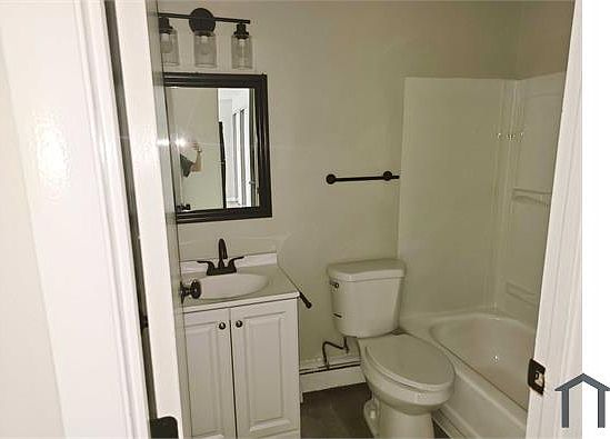 4th image of 200 Bellaire Ct #2