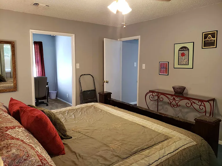 2312 Smuts Dr — Photo 24