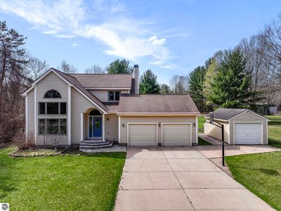 9733 Crescent Shores Rd, Traverse City, MI, 49685
