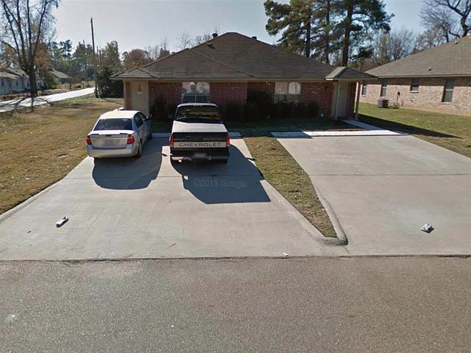 1st image of 826-828 Elk Cir