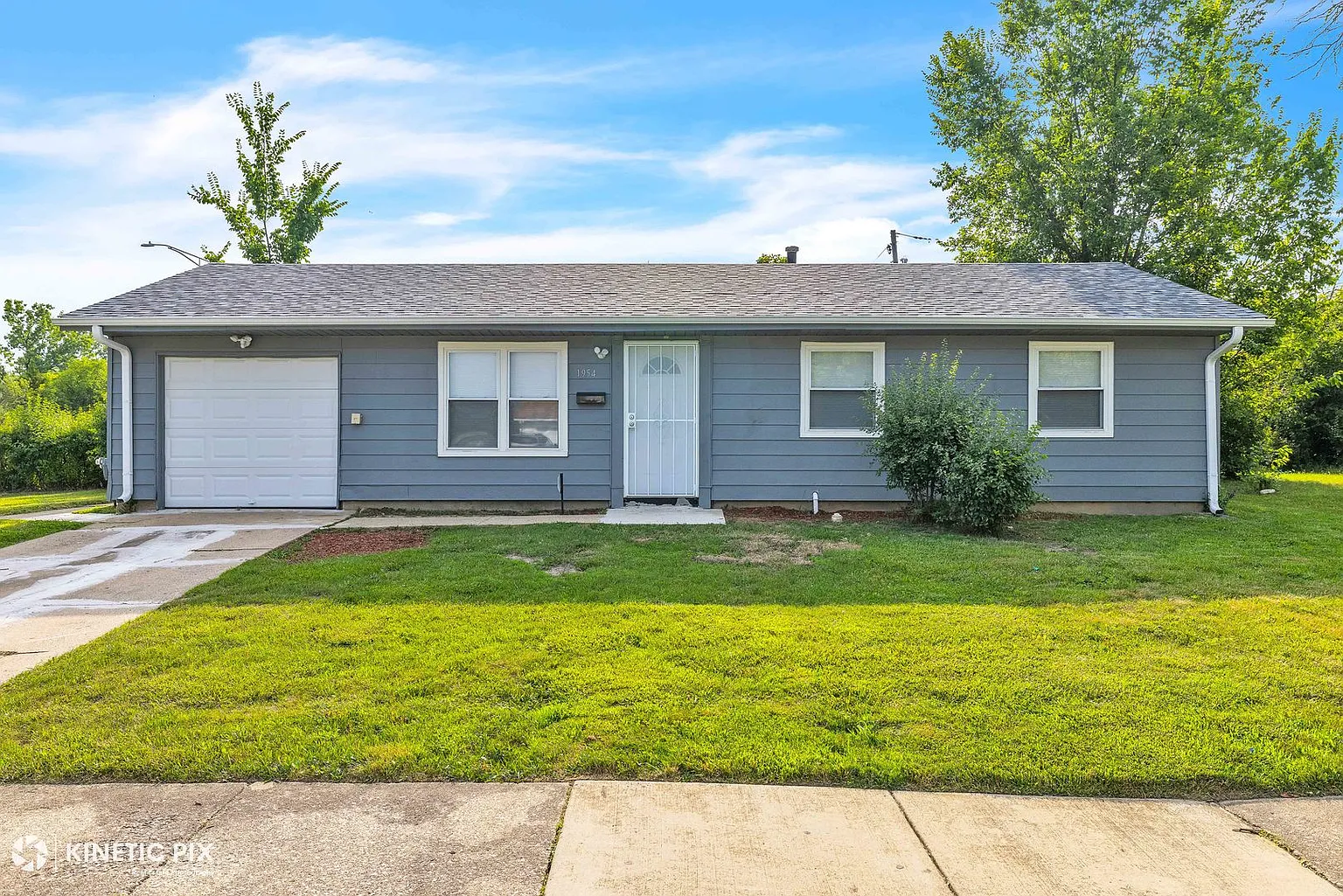 1954 Concord Dr photo 1