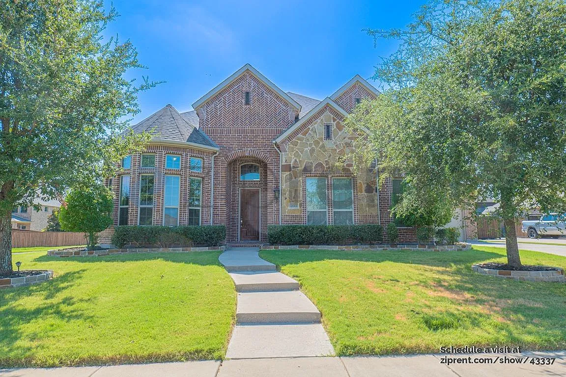 5 bed, 4.5 bath, 4490 sqft, $3,900 — Photo 1