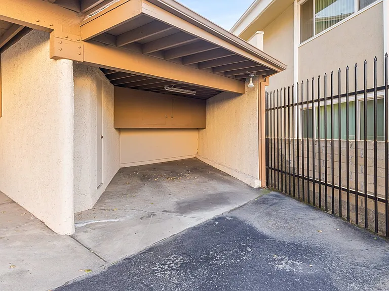 3010 Montrose Ave #26 — Photo 36