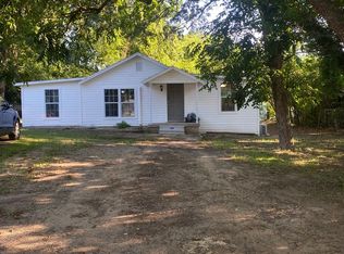 1310 W Ferguson Rd, Mount Pleasant, TX 75455