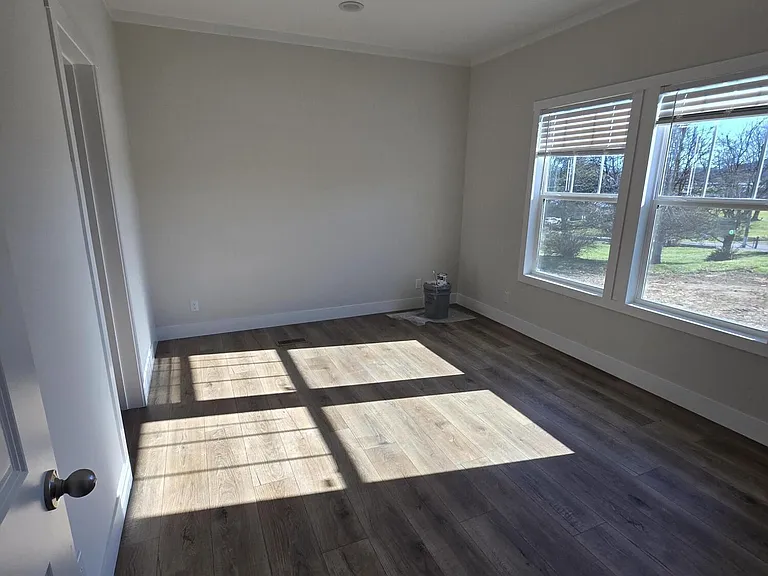 2208 Oak St — Photo 17