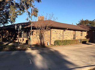 609 Cedar Ln, Frederick, OK 73542