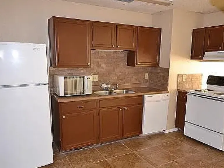 9611 Bratton Dr — Photo 9