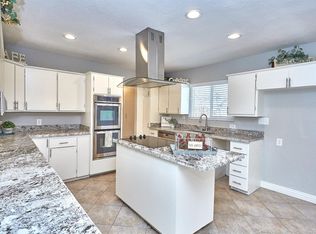 14180 Iroquois Rd, Apple Valley, CA 92307