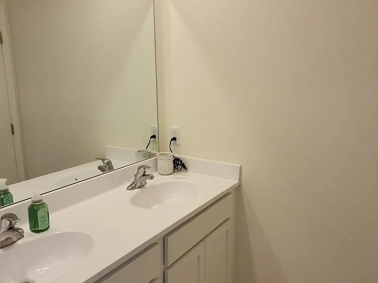 53 Thread Ln — Photo 27